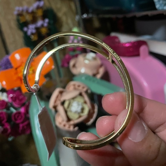 MICHAEL KORS MARITIME PAVE CUFF BRACELET - Picture 4 of 4